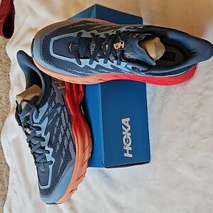 Hoka Speedgoat 5 size 8.5